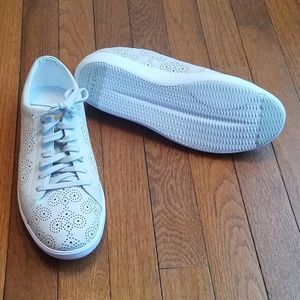 Womens Cole Haan Shoes Off White 9.5 NWT